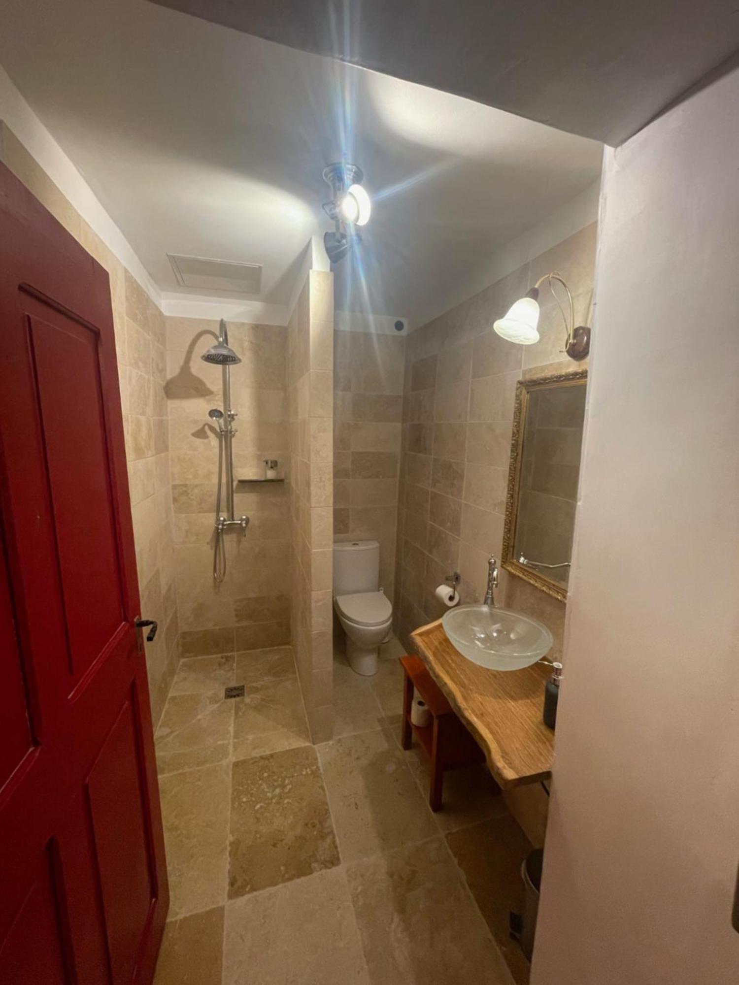Chateau De Montfroc Bed & Breakfast Bagian luar foto