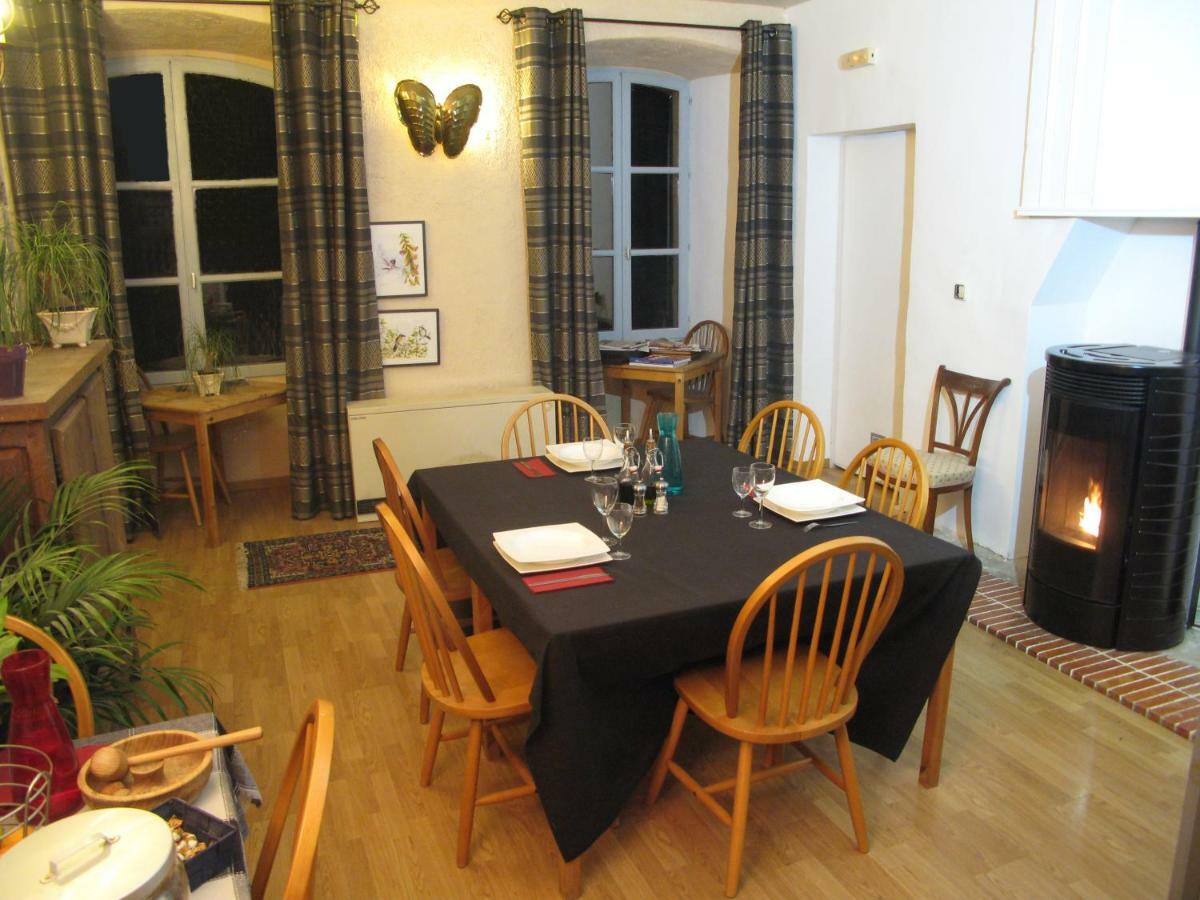 Chateau De Montfroc Bed & Breakfast Bagian luar foto