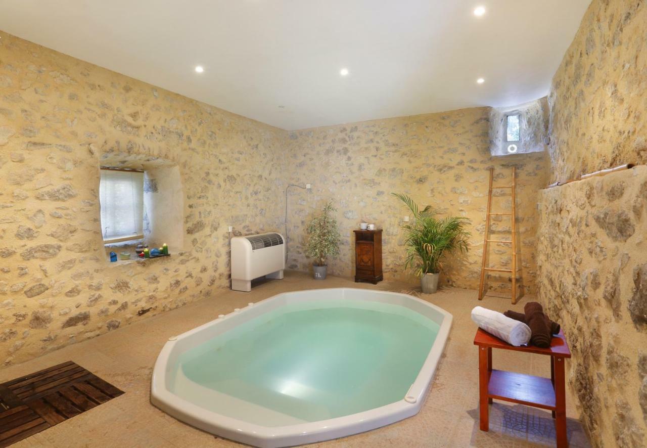 Chateau De Montfroc Bed & Breakfast Bagian luar foto
